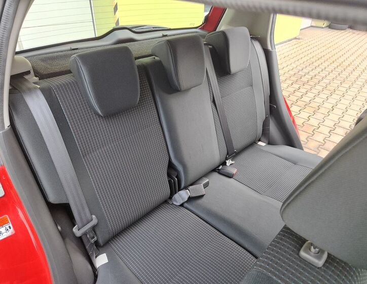 Suzuki Swift 12