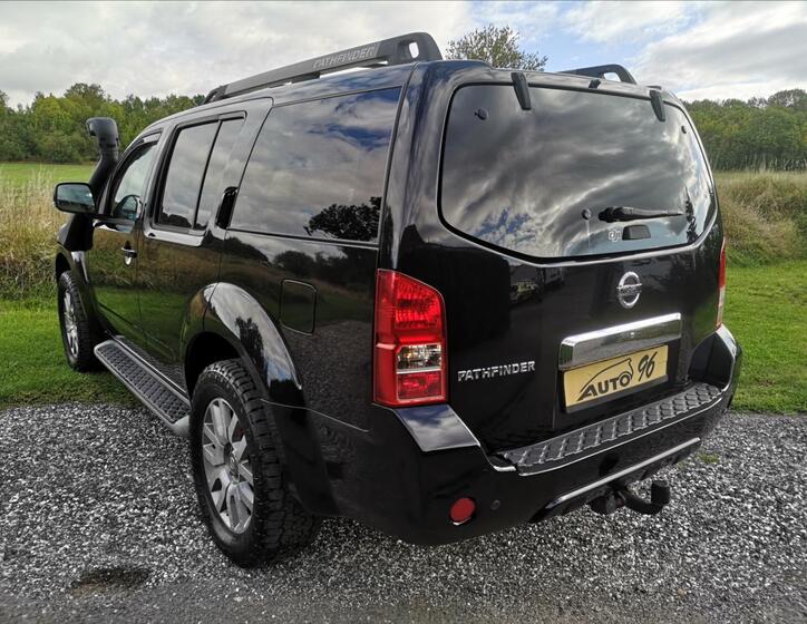 Nissan Pathfinder 49