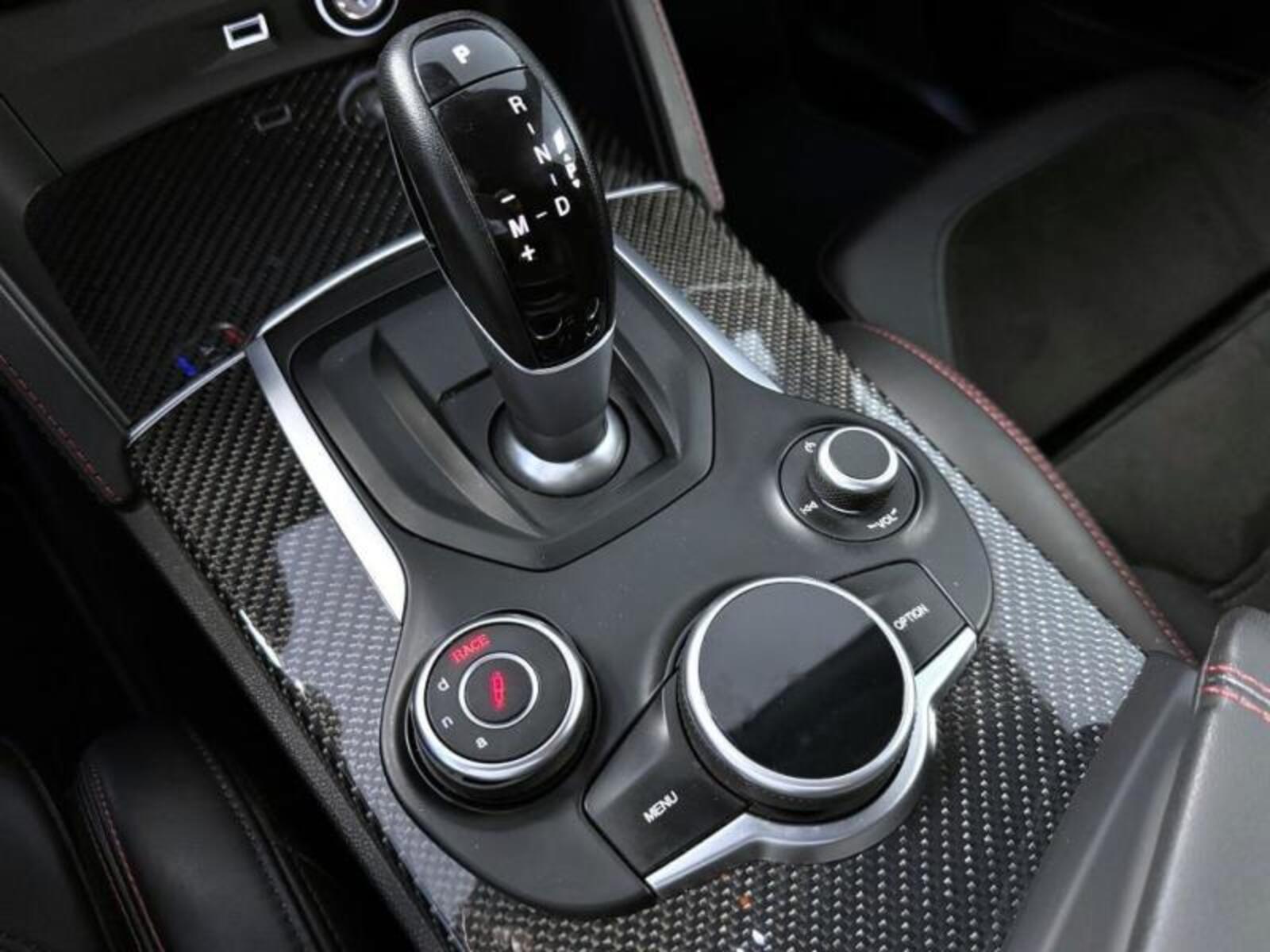Alfa Romeo Stelvio 22
