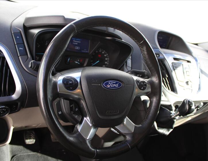 Ford Tourneo Custom 17
