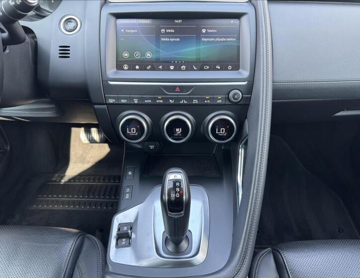 Jaguar E-Pace 15