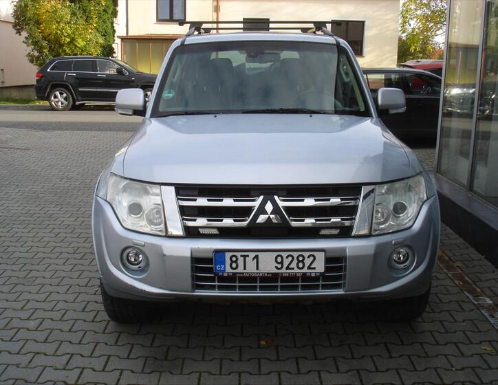Mitsubishi Pajero 2