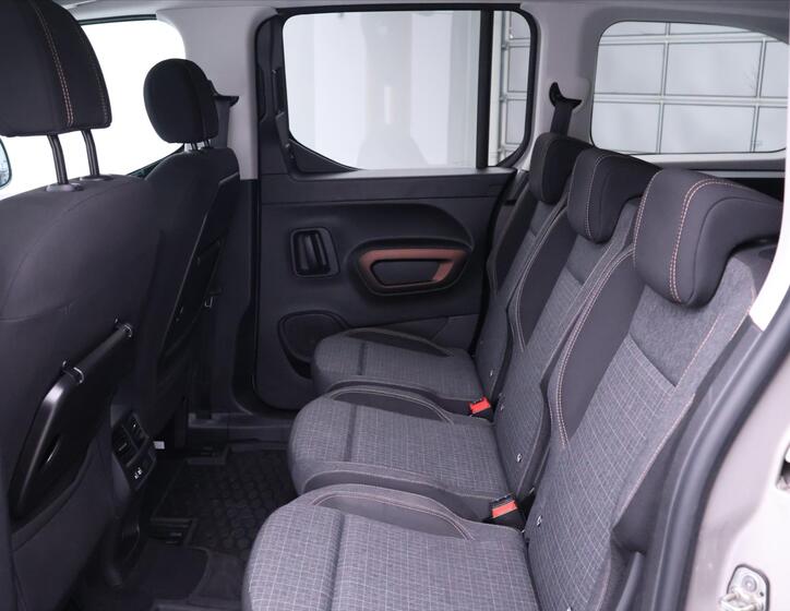 Peugeot Rifter 18