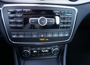 Mercedes-Benz GLA 12