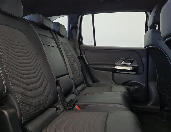 Mercedes-Benz GLB 18