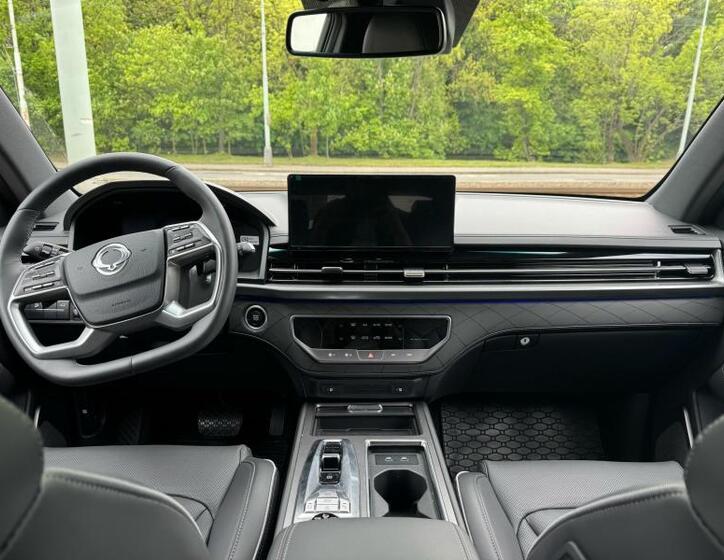 SsangYong Rexton 12