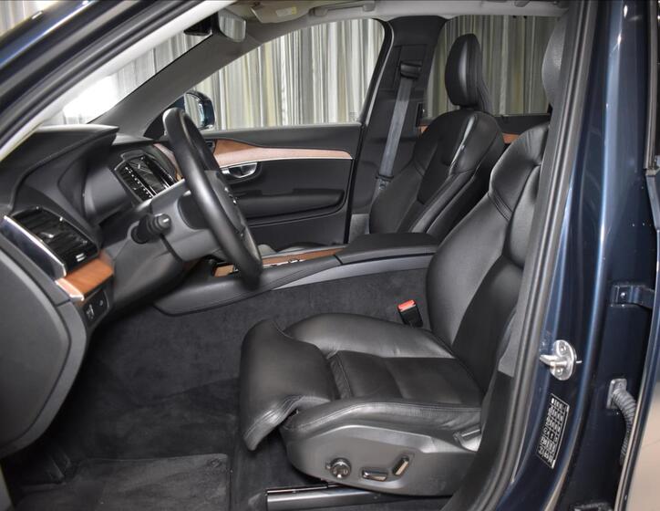 Volvo XC90 8