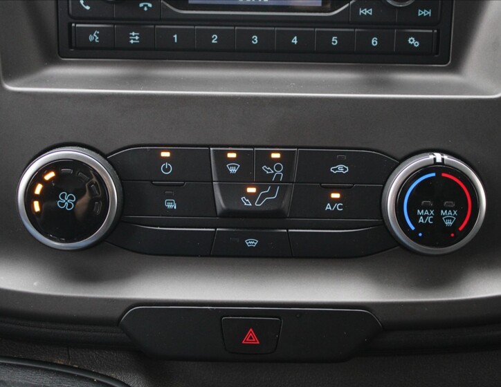 Ford Transit 12