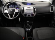 Hyundai i20 8