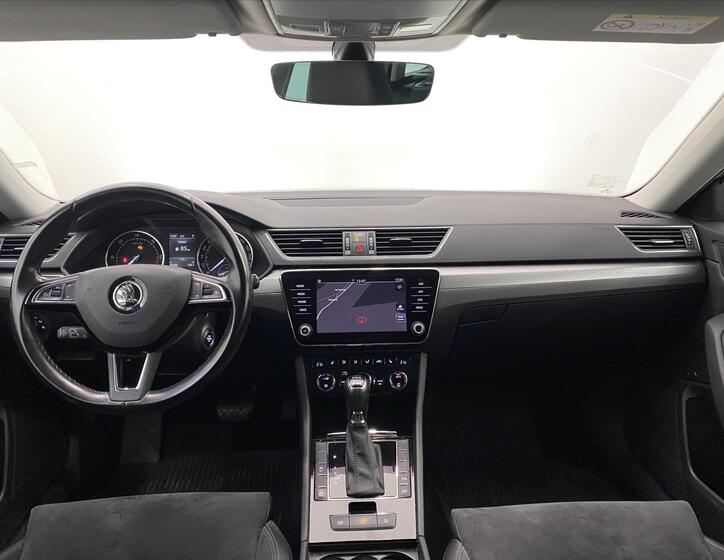 Škoda Superb 9
