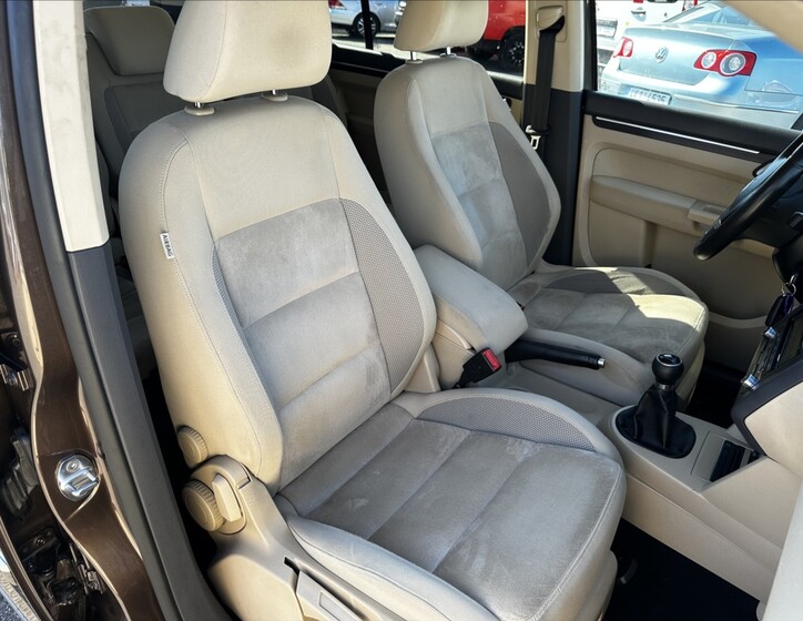 Volkswagen Touran 20