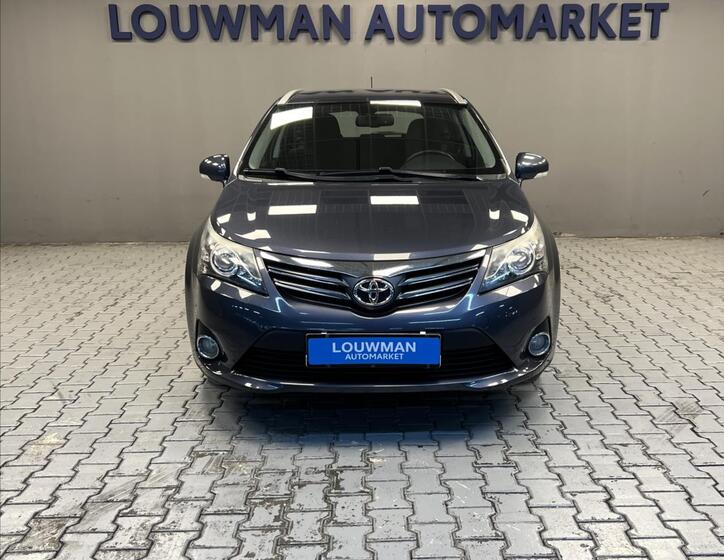 Toyota Avensis 4
