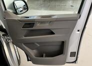 Volkswagen Caravelle 27