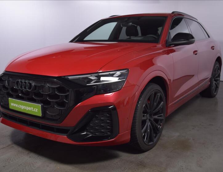 Audi Q8 1