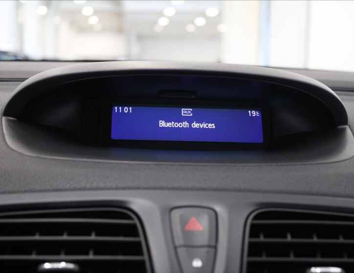 Renault Fluence 10
