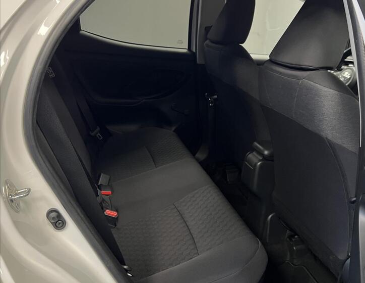 Toyota Yaris 12
