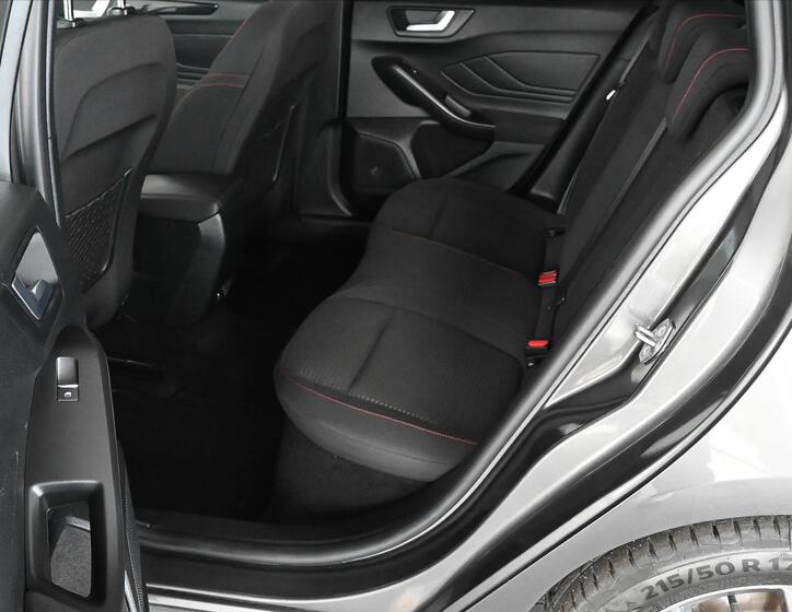 Ford Focus 10