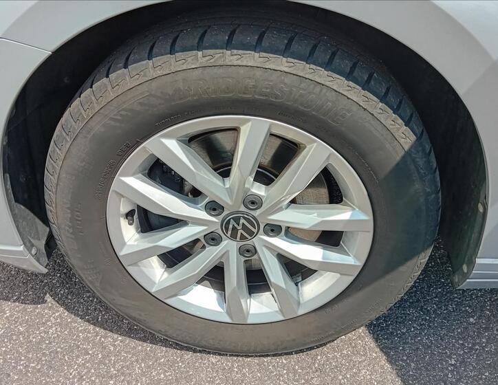 Volkswagen Passat 25