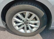 Volkswagen Passat 25