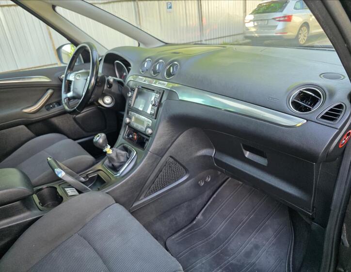 Ford S-MAX 27