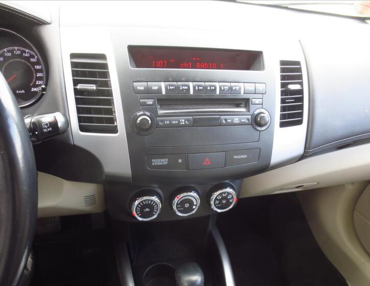 Citroën C-Crosser 18