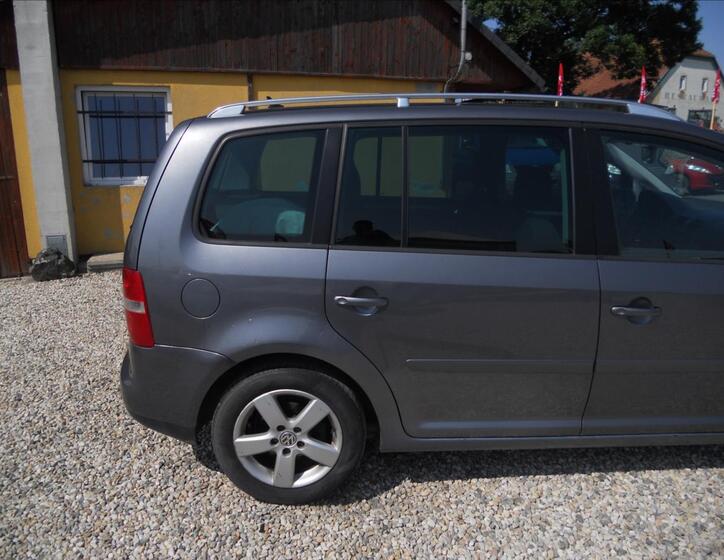Volkswagen Touran 5