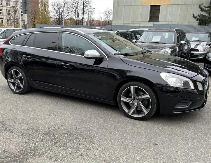 Volvo V60 12