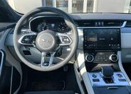 Jaguar F-Pace 9