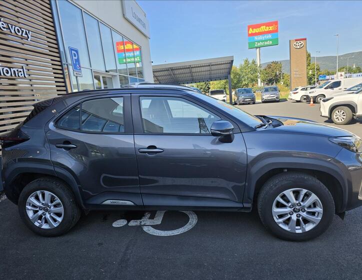 Toyota Yaris Cross 16