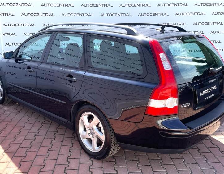 Volvo V50 6