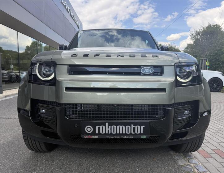 Land Rover Defender 4