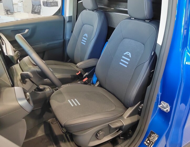 Ford Transit Courier 19