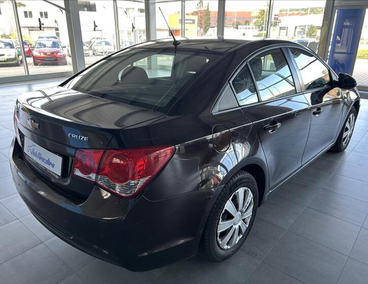 Chevrolet Cruze 6