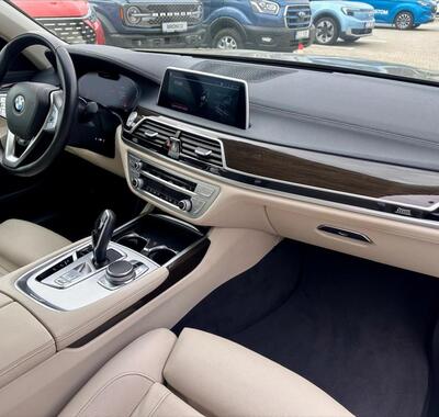 BMW Řada 7 21