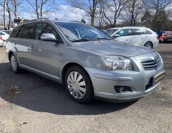 Toyota Avensis 3