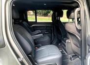 Land Rover Defender 20
