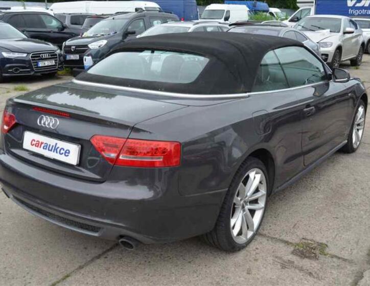 Audi A5 4