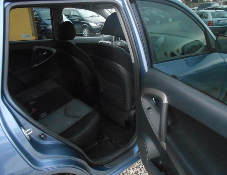 Toyota RAV4 18