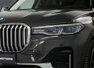 BMW X7 8