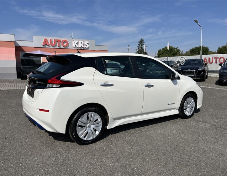 Nissan Leaf 5