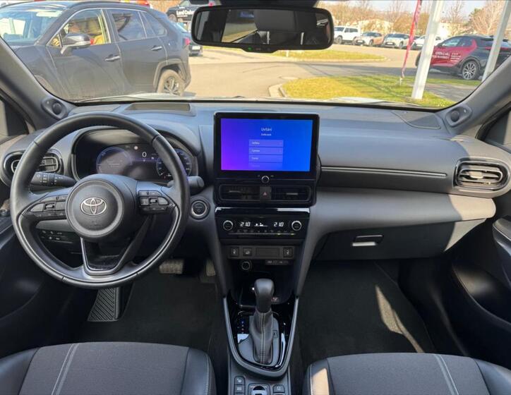Toyota Yaris Cross 10