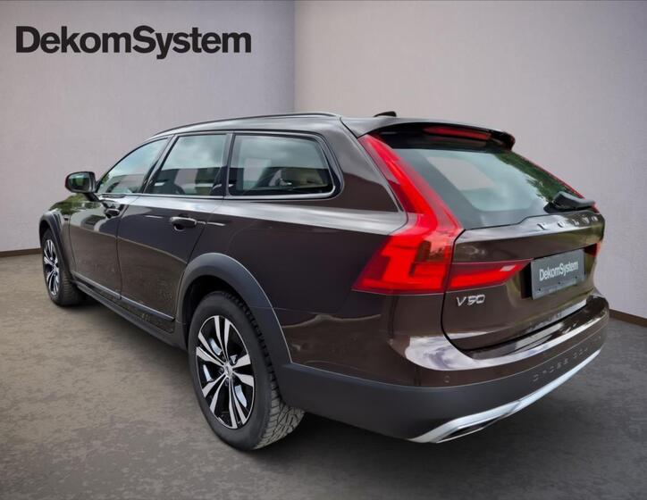 Volvo V90 4