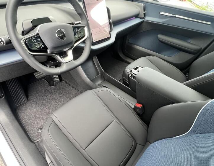 Volvo EX30 9