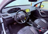 Peugeot 2008 13