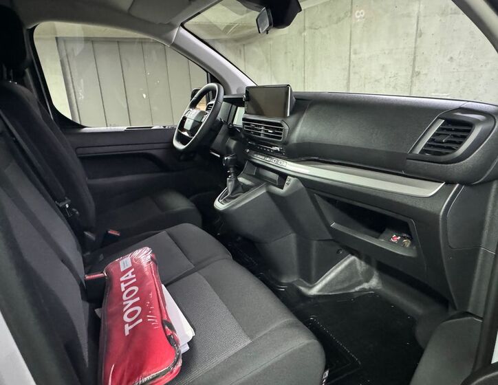 Toyota ProAce 12
