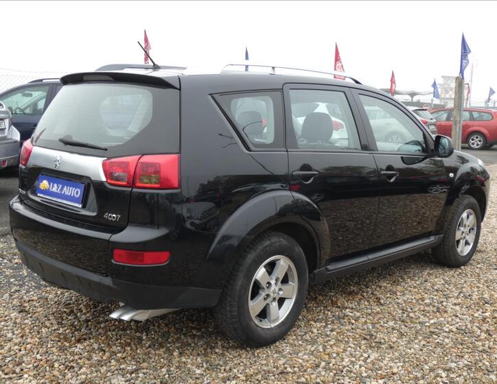 Peugeot 4007 4