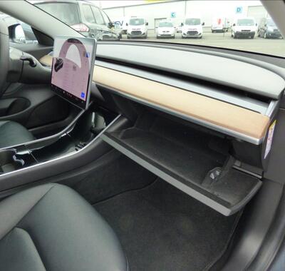 Tesla Model 3 46
