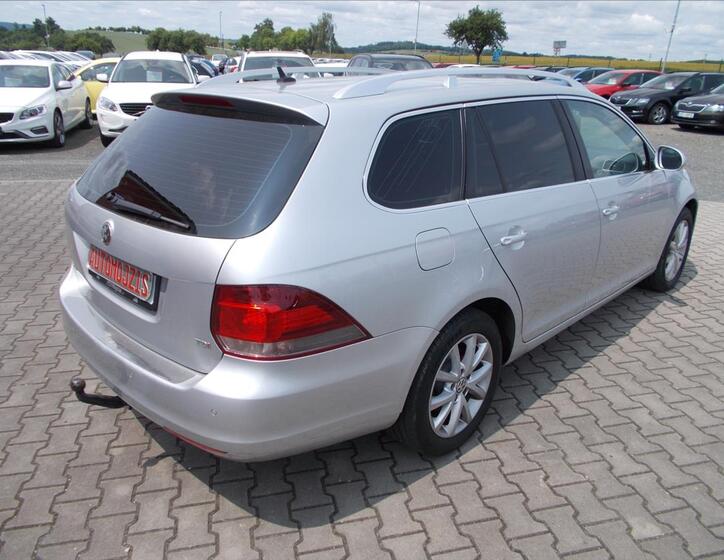 Volkswagen Golf 9