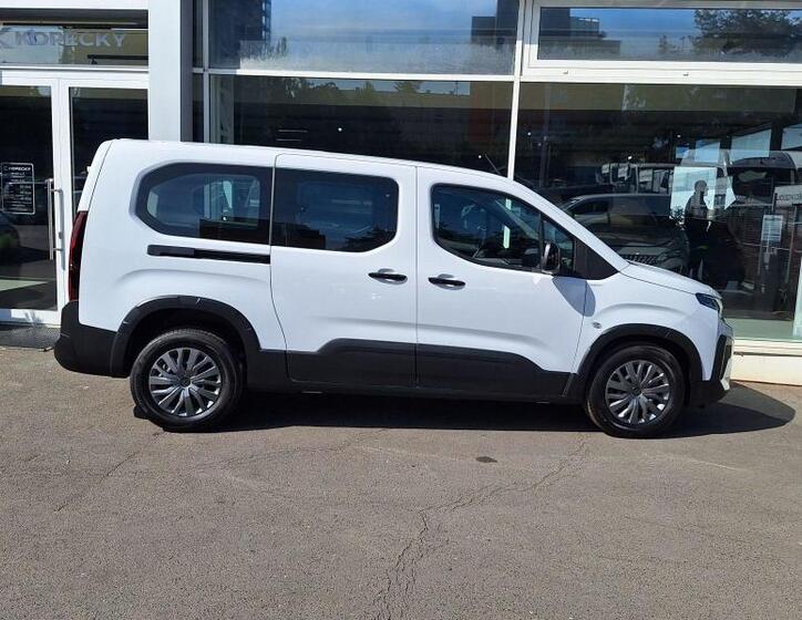 Peugeot Rifter 8