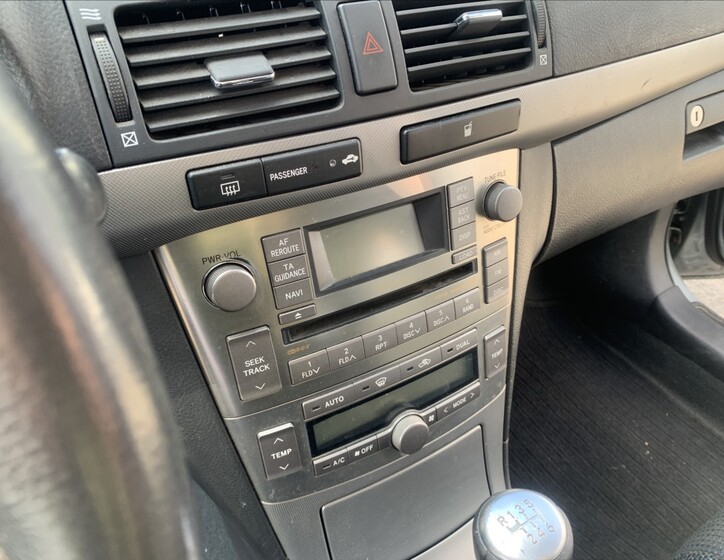 Toyota Avensis 11